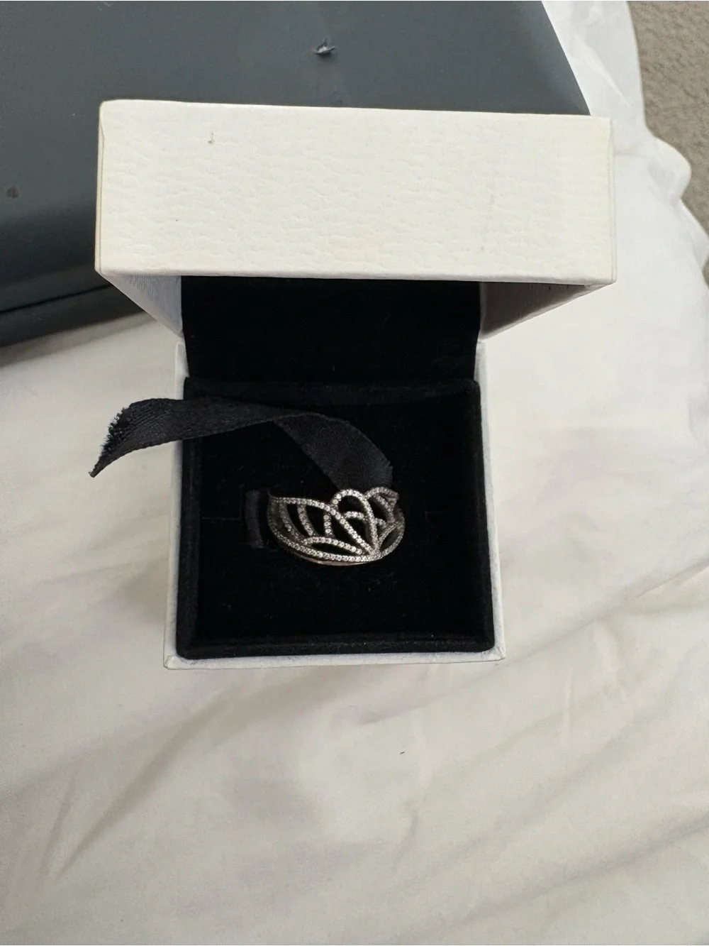 Pandora delicate crown